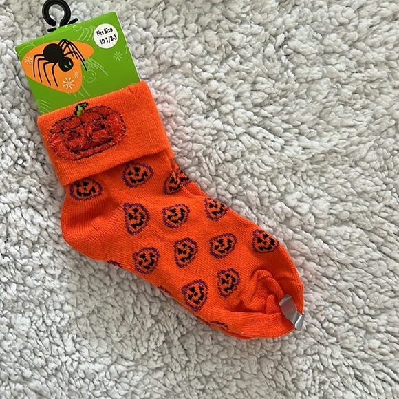 Five New Pair of Girls Halloween Socks - Picture 4 of 5